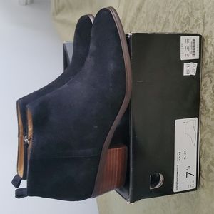 NIB j. Crew factory black 7.5 zip ankle bootie